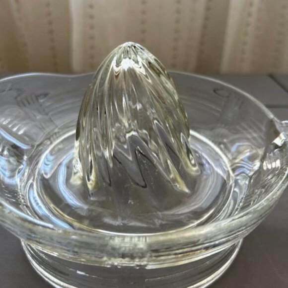 Vintage 1930s Hazel Atlas Glass Juice Reamer Citrus Juicer Clear - Picture 4 of 5